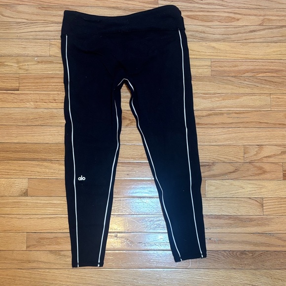 ALO Yoga Black Leggings with White Trim - Picture 2 of 4